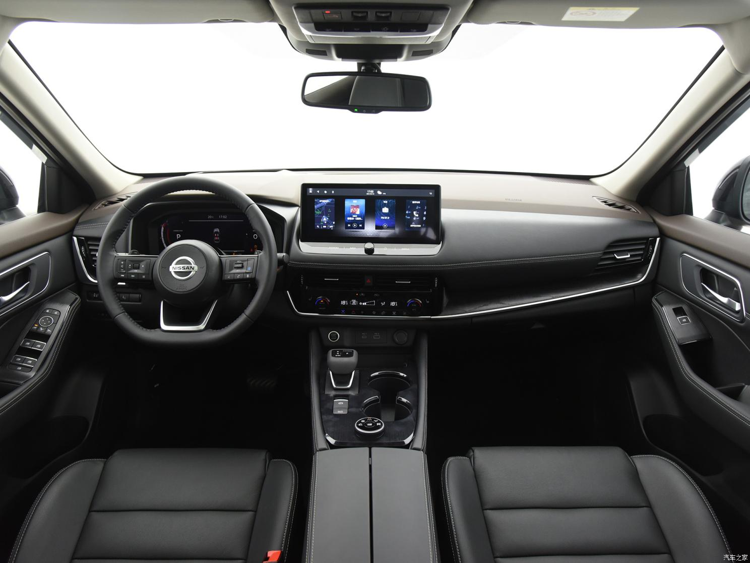 内饰:全新设计更时尚在车身尺寸方面,全新一代奇骏的长宽高分别为4681