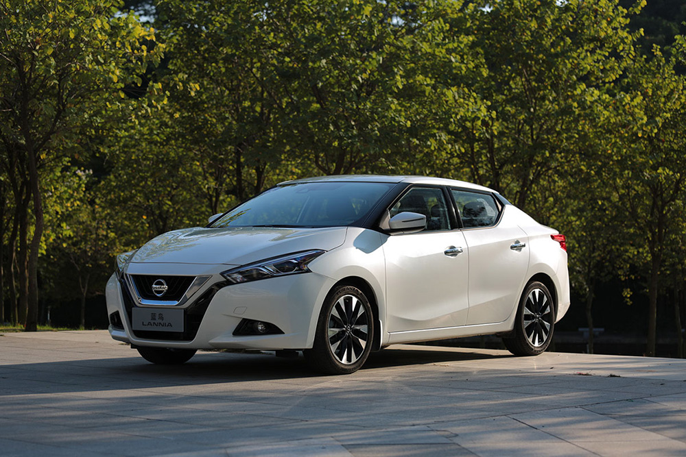 这是"一只新鸟",lannia是东风日产动感阵容里的新车型,造型年轻动感