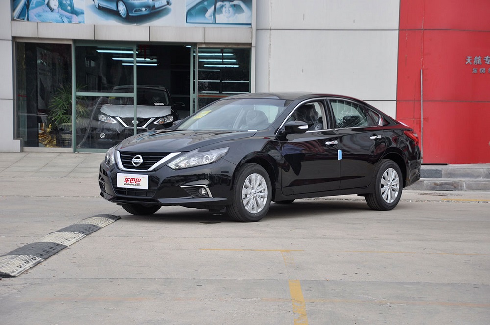 听说有美国车feel的天籁 到哪都要被围着转一圈 - 东风日产车巴巴